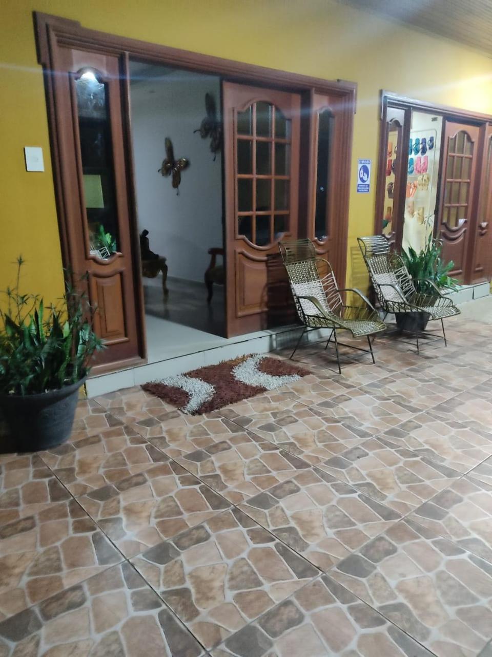 Hospedaje Casa Lucia Leticia Exterior foto